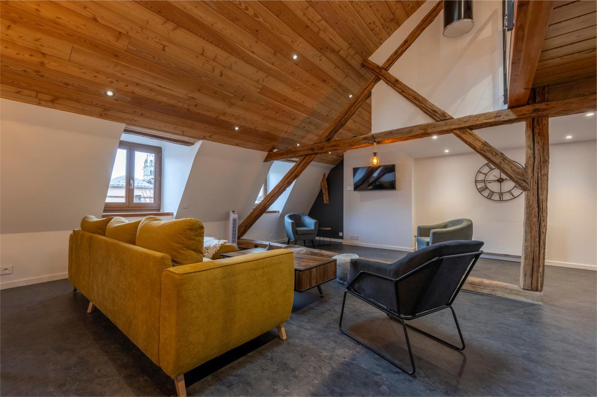 Superbe Loft - Situ Sur La Place Centrale Barcelonnette Buitenkant foto