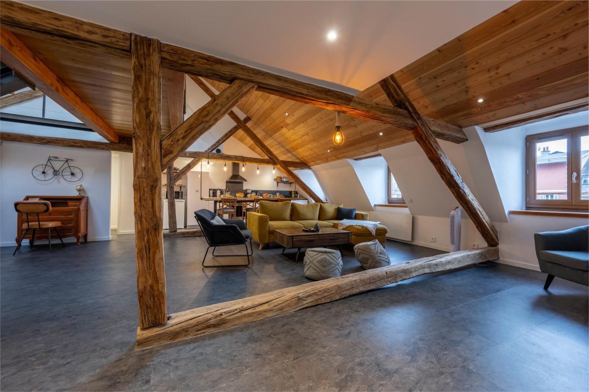 Superbe Loft - Situ Sur La Place Centrale Barcelonnette Buitenkant foto