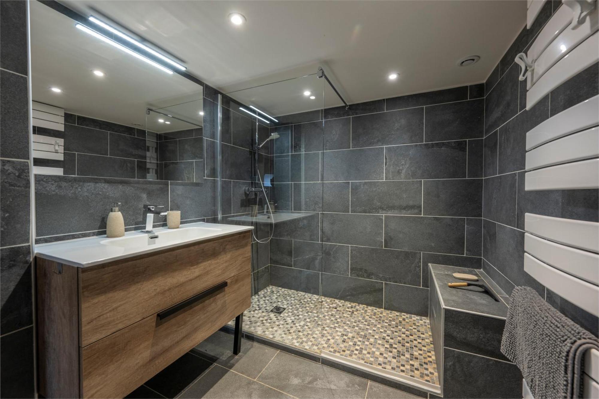 Superbe Loft - Situ Sur La Place Centrale Barcelonnette Buitenkant foto